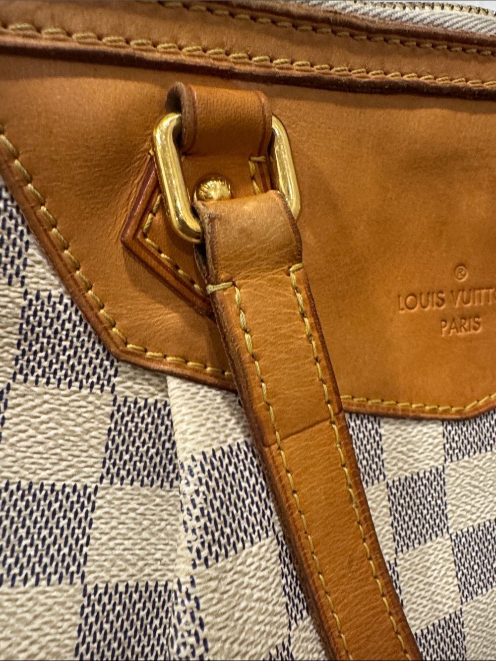 Louis Vuitton Siracusa GM bag
Damier Azur Check Tote with Tan Leather - Picture 8 of 11